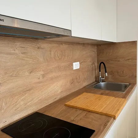 Diem In By Ta Leut Agency *